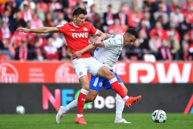 Rot Weiss Essen vs. Hansa Rostock ** FOR EDITORIAL PURPOSES ONLY ** EDITORIAL USE ONLY ** p Soccer 3rd Division, Matchday 7: Rot-Weiss Essen vs. Hansa Rostock on September 20, 2026, at the Stadion an der Hafenstrasse in Essen. Semir Telalovic (Rot-Weiss Essen) in the foreground; Kenan Fatkic (Hansa Rostock) in the background. Germany, North Rhine-Westphalia, Essen. Copyright ThorstenxTillmann Copyright: ThorstenxTillmann doc87omwy1qkgj156xx31fsd ,EDITORIAL USE ONLY Copyright: ThorstenxTillmann
