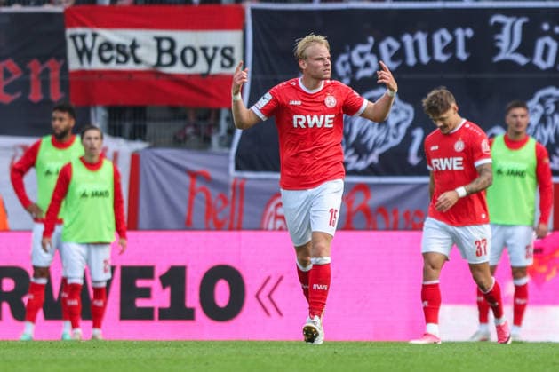 Soccer, 3rd Division, Matchday 7: Rot Weiss Essen vs. Hansa Rostock on September 20, 2026, at the Stadion an der Hafenstraße in Essen. Ruben Reisig, Essen, after the 0-1 loss. DFB regulations prohibit any use of photographs as image sequences and or quasi-video. xJRx