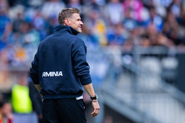 September 20, 2026 Soccer, 2026–2027, 2. Bundesliga, Matchday 6, DSC Arminia Bielefeld 1 FC Heidenheim Oliver Kirch, Bielefeld Coach DFL REGULATIONS PROHIBIT ANY USE OF PHOTOGRAPHS AS IMAGE SEQUENCES AND OR QUASI-VIDEO