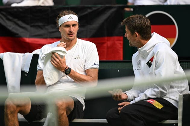Alexander Zverev (GER), National Coach Michael Kohlmann, September 20, 2026 ¢ Tennis ¢ Davis Cup Qualifiers, 2nd Round ¢ Germany vs. Croatia, Heristo Arena, Halle Westfalen, North Rhine-Westphalia, Germany Copyright: xpepphotox xHorstxMauelshagenx pep00321, pep_20260920_hm