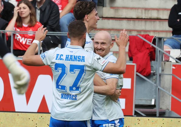 Rot-Weiss Essen vs. FC Hansa Rostock, Essen, September 20, 2026; Soccer, 3rd Division: Rot-Weiss Essen vs. FC Hansa Rostock, 0–1; Celebrations after Maximilian Krauß s goal; FC Hansa Rostock Stadium at the Harbor, North Rhine-Westphalia, Germany