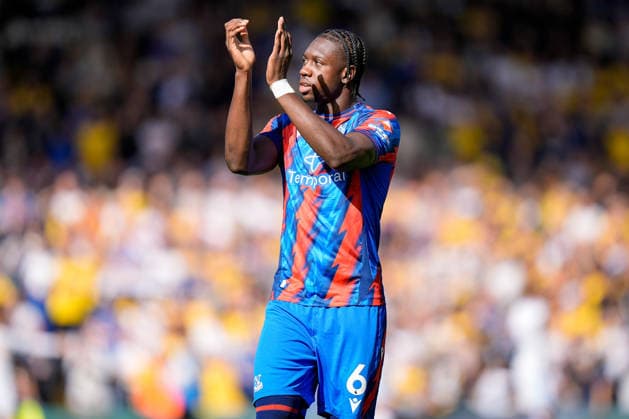 Premier League: Leeds United v Crystal Palace Jaydee Canvot of Crystal Palace applauds the fans during the Premier League match Leeds United vs Crystal Palace at Elland Road, Leeds, United Kingdom on 20 September 2026 (Photo by Maynard Manyowa News Images) Leeds Elland Road West Yorkshire United Kingdom Copyright: xMaynardxManyowa NewsxImagesx