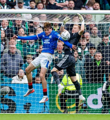 20.09.2026 Celtic v Rangers, SPFL Premiership : Ryan Nadei and Viljami Sinisalo  Copyright: xKennyxRamsayx NINTCHDBPICT001109873808