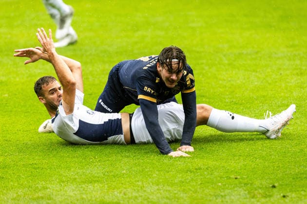 Jena, 200926, Regional Soccer League, FC Carl Zeiss vs. Lok Leipzig; pictured: Elias Löder (Jena) vs. Farid Abderrahmane (Leipzig)