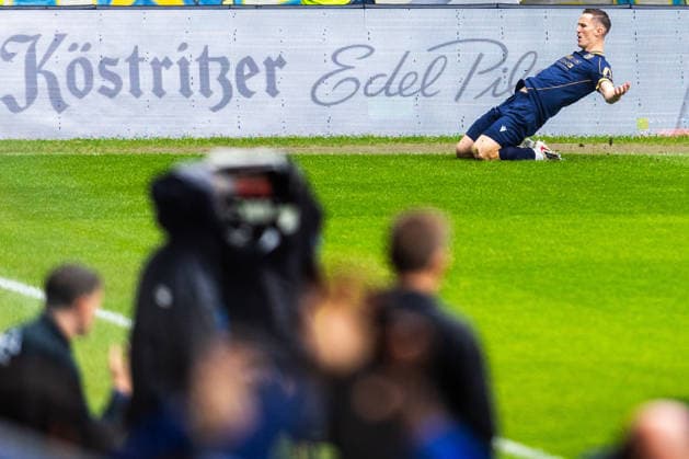 Jena, 200926, Regional Soccer League, FC Carl Zeiss vs. Lok Leipzig; in the photo, Luca Wollschläger of Jena celebrates the goal that made it 1–0