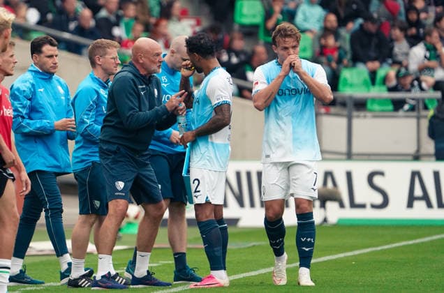 Germany Soccer 2. Bundesliga 2026–2027, Matchday 6: Hannover 96 vs. VfL Bochum at Heinz von Heiden Arena Stadium in Hannover. Instructions from Coach Uwe Rösler. Uwe Roesler, Coach of VfL Bochum. Sean Klaiber, VfL Bochum, 2 Copyright: xAymanxAlahmedx