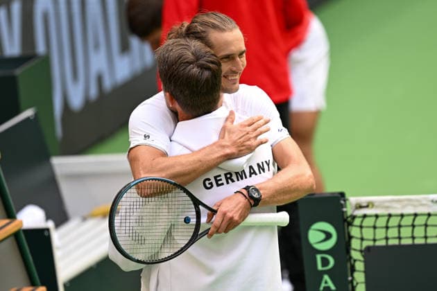 Alexander Zverev (GER) and national team coach Michael Kohlmann celebrate the victory, September 20, 2026 ¢ Tennis ¢ Davis Cup Qualifiers, 2nd Round ¢ Germany vs. Croatia, Heristo Arena, Halle Westfalen, North Rhine-Westphalia, Germany Copyright: xpepphotox xHorstxMauelshagenx pep00321, pep_20260920_hm