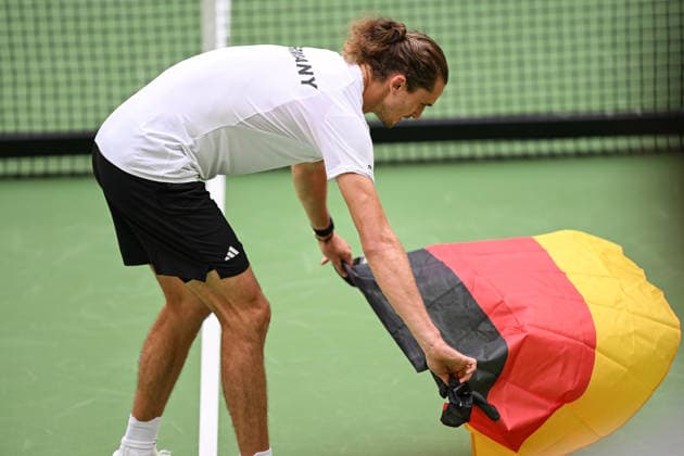 Alexander Zverev (GER) with the German flag, September 20, 2026 ¢ Tennis ¢ Davis Cup Qualifiers, 2nd Round ¢ Germany vs. Croatia, Heristo Arena, Halle Westfalen, North Rhine-Westphalia, Germany Copyright: xpepphotox xHorstxMauelshagenx pep00321, pep_20260920_hm