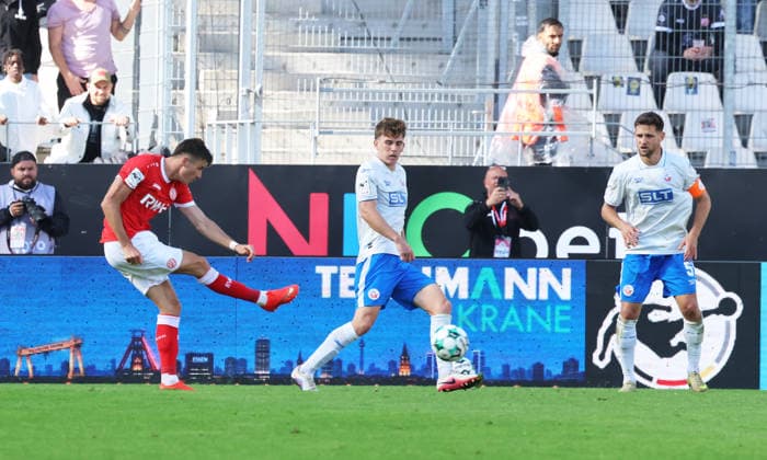 Rot-Weiss Essen vs. FC Hansa Rostock, Essen, September 20, 2026; Soccer, 3rd Division; Rot-Weiss Essen vs. FC Hansa Rostock, 1-1; Semir Telalovic, Essen, scores a goal at the Hafenstadion in North Rhine-Westphalia, Germany
