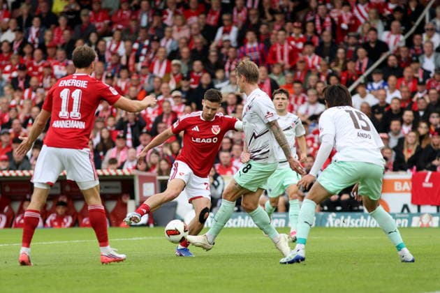 20 Axel Borgmann Energie Cottbus on the Ball Soccer 2. Bundesliga 2026 2027 FC Energie Cottbus FC St. Pauli
