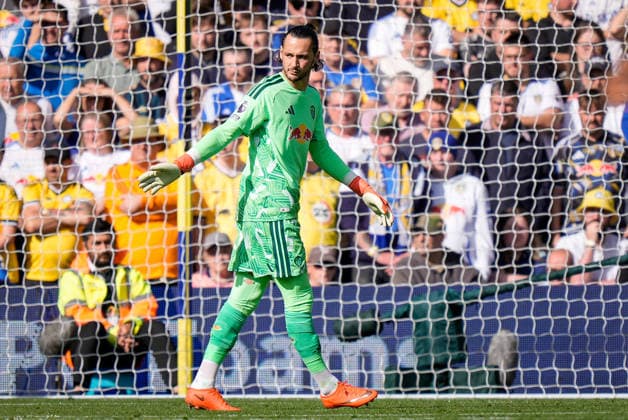 Premier League: Leeds United v Crystal Palace Leeds United goalkeeper James Trafford in action during the Premier League match Leeds United vs Crystal Palace at Elland Road, Leeds, United Kingdom on 20 September 2026 (Photo by Maynard Manyowa News Images) Leeds Elland Road West Yorkshire United Kingdom Copyright: xMaynardxManyowa NewsxImagesx