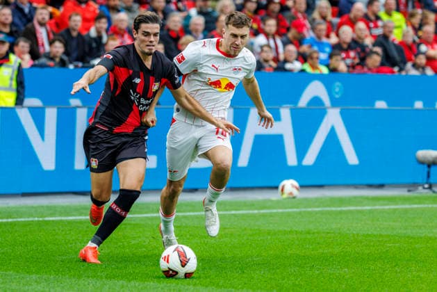 LEVERKUSEN, GERMANY - SEPTEMBER 20, 2026 : Miguel Gutiérrez (Bayer 04 Leverkusen, 3), Brajan Gruda (RB Leipzig, 10) during the German Bundesliga match on gameday 4 between Bayer 04 Leverkusen vs. RB Leipzig at BayArena on September 20, 2026 in Leverkusen, Germany. DFL REGULATIONS PROHIBIT ANY USE OF PHOTOGRAPHS AS IMAGE SEQUENCES AND OR QUASI-VIDEO. Northrhine-Westphalia Germany Copyright: xAxelxKohringx