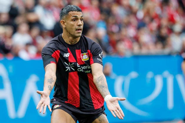 LEVERKUSEN, GERMANY - SEPTEMBER 20, 2026: Facundo Medina (Bayer 04 Leverkusen, 2) gestures during the German Bundesliga match on gameday 4 between Bayer 04 Leverkusen vs. RB Leipzig at BayArena on September 20, 2026 in Leverkusen, Germany. DFL REGULATIONS PROHIBIT ANY USE OF PHOTOGRAPHS AS IMAGE SEQUENCES AND OR QUASI-VIDEO. Northrhine-Westphalia Germany Copyright: xAxelxKohringx