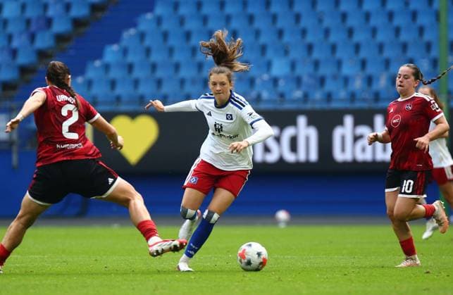 September 20, 2026, xcex, GER, Hamburg, Volksparkstadion, Women s Soccer, 1. Bundesliga, DIE LIGA, Google Pixel Women s Bundesliga 2026–2027 Season, Matchday 5, HSV, FCN, Hamburger SV vs. 1. FC Nuremberg, Lotta Wrede (HSV) vs. Leia Varley (FCN). DFL regulations prohibit any use of photographs as image sequences and or quasi-video.