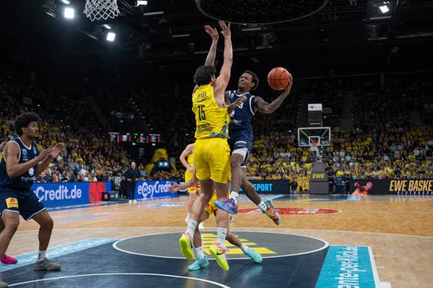 September 20, 2026, Germany, Basketball, Bundesliga 1 Matchday, 2026–2027 Season, Oldenburg, EWE Arena, EWE Baskets Oldenburg vs. Syntainics MBC DeLonnie HUNT Syntainics MBC 3 Marcel KEßEN EWE Baskets Oldenburg 15 Oldenburg EWE Arena Lower Saxony Germany Copyright: xnordphotoxGmbHx xRojahnx