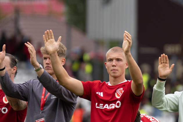 September 20, 2026: Energie Cottbus vs. FC St. Pauli, Matchday 6 of the 2. Bundesliga at the LEAG Energie Stadium. Dmytro Bogdanov, Energie Cottbus, 1:13 p.m. after the final whistle in front of the fan section IMPORTANT NOTICE: In accordance with DFL and DFB regulations, it is prohibited to use or allow the use of photographs taken in the stadium and or during the game in the form of image sequences and or video-like photo series. Copyright: xJamesxZabelx