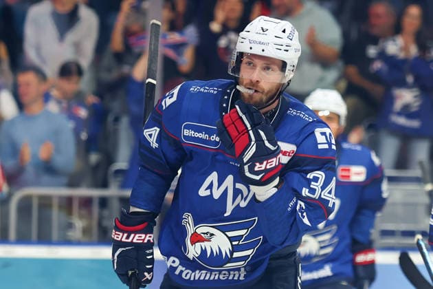 Goal to make it 3–2 by Dan Renouf of Adler Mannheim, 4 GER Adler Mannheim Eisbären Berlin Ice Hockey DEL 2 Matchday Season 2026–2027 September 20, 2026 GER Adler Mannheim Eisbären Berlin Ice Hockey PENNY DEL 2 Matchday Season 2026–2027 2September 2, 2026, Mannheim Copyright: xEibner-Pressefoto JoergxHirschx EP_JHH