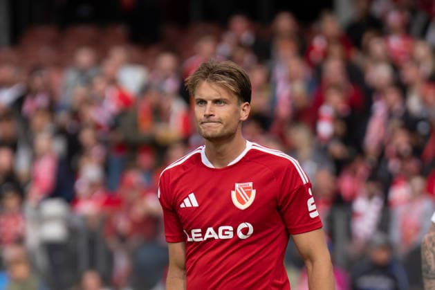 September 20, 2026: Energie Cottbus vs. FC St. Pauli, Matchday 6 of the 2. Bundesliga at the LEAG Energie Stadium; Moritz Hannemann of Energie Cottbus, 11, looking dissatisfied IMPORTANT NOTICE: In accordance with DFL and DFB regulations, it is prohibited to use or allow the use of photographs taken in the stadium and or during the game in the form of sequential images and or video-like photo series Copyright: xJamesxZabelx