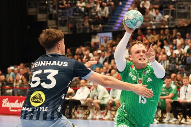 L-R: Sören Steinhaus (Bergischer HC 53), Tobias Grondahl (Füchse Berlin 15), GER, Bergischer HC vs. Füchse Berlin, Handball, Opel Handball Bundesliga, Matchday 5, 2026–2027 season, September 20, 2026 GER, Bergischer HC vs. Füchse Berlin, Handball, Opel Handball Bundesliga, Matchday 5, 2026–2027 season, September 20, 2026 Düsseldorf Copyright: xEibner-Pressefoto ThomasxStoeckex EP_TSR