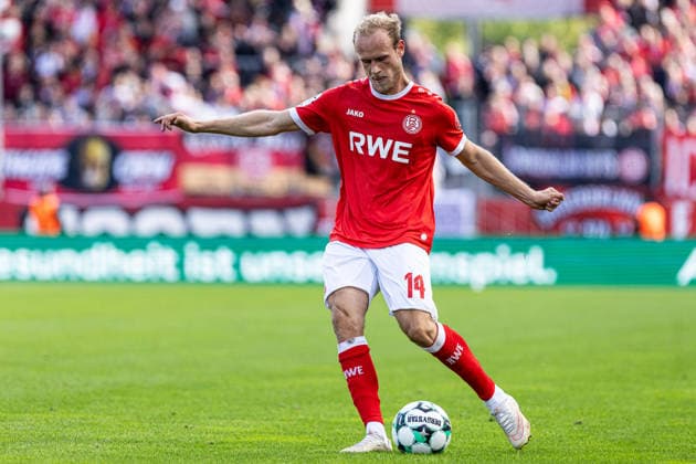 3rd Division, Matchday 7: Rot-Weiss Essen vs. Hansa Rostock, September 20, 2026; Lucas Brumme (Rot-Weiss Essen), 14; 3rd Division, Matchday 7: Rot-Weiss Essen vs. Hansa Rostock, Stadion an der Hafenstraße, Essen, September 20, 2026 DFL regulations prohibit any use of photographs as image sequences and or quasi-video Copyright: xBEAUTIFULxSPORTS Buriakovx