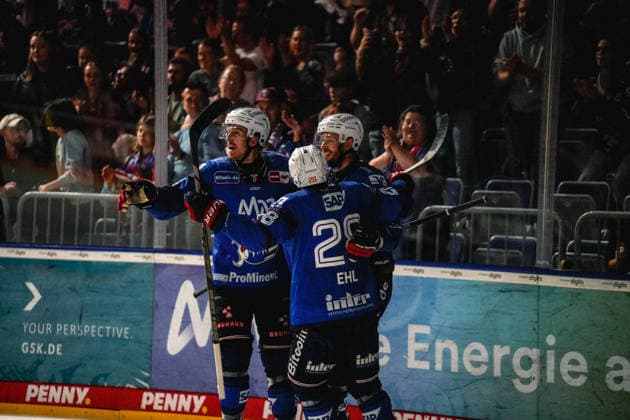 September 20, 2026, xwppx, Penny DEL Ice Hockey, Adler Mannheim vs. Eisbären Berlin: Celebration after a goal by Tom Kühnhackl, Adler Mannheim