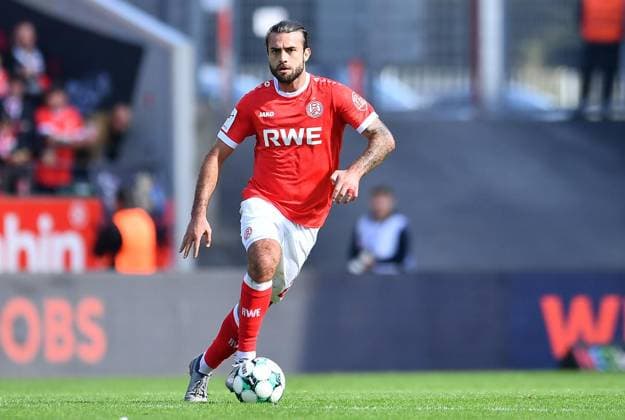 Rot Weiss Essen vs. Hansa Rostock ** FOR EDITORIAL USE ONLY ** EDITORIAL USE ONLY ** p Soccer 3rd Division, Matchday 7: Rot-Weiss Essen vs. Hansa Rostock on September 20, 2026, at the Stadion an der Hafenstrasse in Essen. Jose Enrique Rios Alonso, Rot-Weiss Essen, Germany, North Rhine-Westphalia, Essen. Copyright ThorstenxTillmann Copyright: ThorstenxTillmann doc87onv7m758m11w6v7ofu ,EDITORIAL USE ONLY Copyright: ThorstenxTillmann