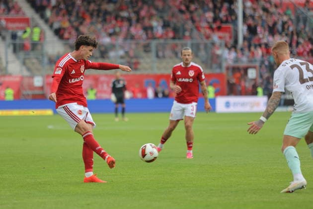 21 Luca Erlein Energie Cottbus Soccer 2. Bundesliga 2026 2027 FC Energie Cottbus FC St. Pauli
