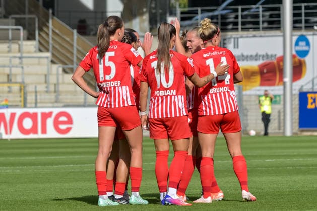 Celebration of the 1-0 goal scored by Cornelia Kramer (Bayer 04 Leverkusen Women), 7 (own goal, GER), SC Freiburg vs. Bayer 04 Leverkusen, Women s Soccer, Bundesliga, Matchday 5, 2026–2027 Season, September 20, 2026 DFB regulations prohibit any use of photographs as image sequences and or quasi-video, GER, SC Freiburg vs. Bayer 04 Leverkusen, Women’s Soccer, Bundesliga, Matchday 5, 2026–2027 Season, September 20, 2026, Freiburg Copyright: xEibner-Pressefotox EP_THS