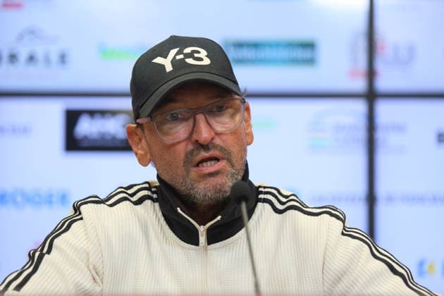 Coach Claus Dieter Wollitz, Energie Cottbus, Soccer, 2. Bundesliga, 2026–2027, FC Energie Cottbus, FC St. Pauli