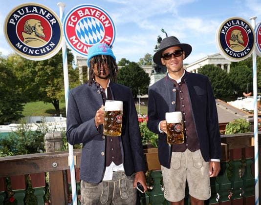 Michael Olise and Jamal Musiala: FC Bayern Munich s traditional visit to the Munich Oktoberfest, Wiesn, Volksfest, September 20, 2026. PHOTO: FC Bayern via Mladen Lackovic