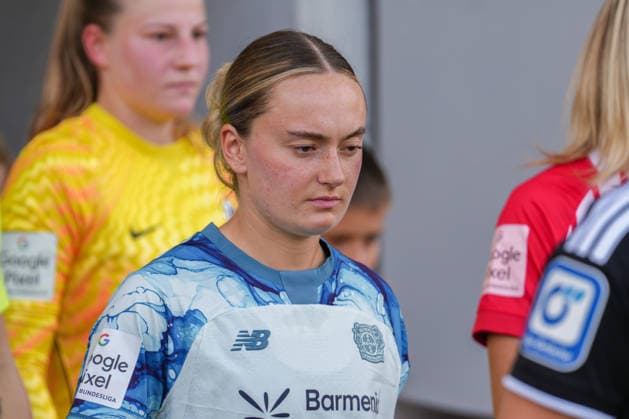 Google Pixel Women s Bundesliga SC Freiburg vs. Bayer 04 Leverkusen, September 20, 2026 Sofie Zdebel of Bayer 04 Leverkusen, age 16, during the warm-up Google Pixel Women s Bundesliga SC Freiburg vs. Bayer 04 Leverkusen, Dreisamstadion, September 20, 2026. DFB and DFL regulations prohibit any use of photographs as image sequences and or quasi-video. Copyright: xBEAUTIFULxSPORTS Boscox