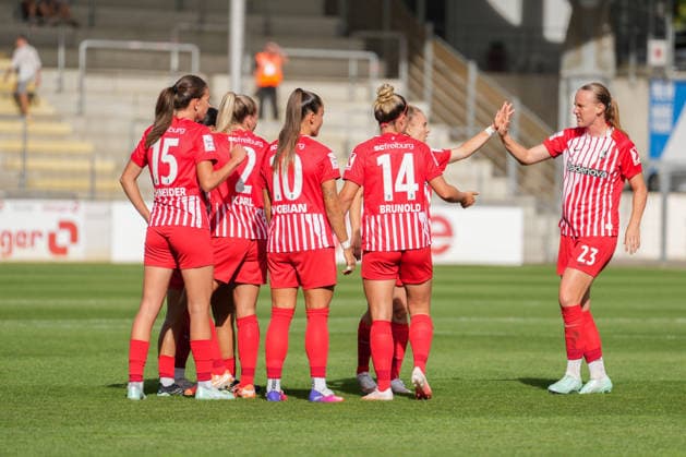 Google Pixel Women s Bundesliga: SC Freiburg vs. Bayer 04 Leverkusen, September 20, 2026—Celebration of the 1–0 goal scored via an own goal. Google Pixel Women s Bundesliga: SC Freiburg vs. Bayer 04 Leverkusen, Dreisamstadion, September 20, 2026 DFB and DFL regulations prohibit any use of photographs as image sequences and or quasi-video. Copyright: xBEAUTIFULxSPORTS Boscox