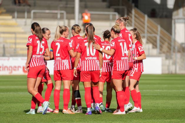 Google Pixel Women s Bundesliga: SC Freiburg vs. Bayer 04 Leverkusen, September 20, 2026—Celebration of the 1–0 goal, scored via an own goal. Google Pixel Women s Bundesliga: SC Freiburg vs. Bayer 04 Leverkusen, Dreisamstadion, September 20, 2026. DFB and DFL regulations prohibit any use of photographs as image sequences and or quasi-video. Copyright: xBEAUTIFULxSPORTS Boscox