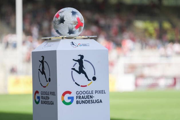 Google Pixel Women s Bundesliga: SC Freiburg vs. Bayer 04 Leverkusen, September 20, 2026—Match ball on a pedestal featuring the Google Pixel Women s Bundesliga logo. Google Pixel Women s Bundesliga: SC Freiburg vs. Bayer 04 Leverkusen, Dreisamstadion, September 20, 2026. DFB and DFL regulations prohibit any use of photographs as image sequences and or quasi-video. Copyright: xBEAUTIFULxSPORTS Boscox