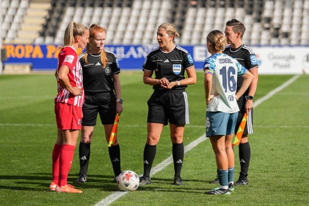 Google Pixel Women s Bundesliga: SC Freiburg vs. Bayer 04 Leverkusen, September 20, 2026—Lisa Karl (SC Freiburg), 2; Silke Fritz (Assistant Referee); Karoline Wacker (Referee); Jana Hegwein (Assistant Referee) and Sofie Zdebel (Bayer 04 Leverkusen), 16 at the coin toss Google Pixel Women s Bundesliga SC Freiburg vs. Bayer 04 Leverkusen, Dreisamstadion, September 20, 2026. DFB and DFL regulations prohibit any use of photographs as image sequences and or quasi-video. Copyright: xBEAUTIFULxSPORTS Boscox