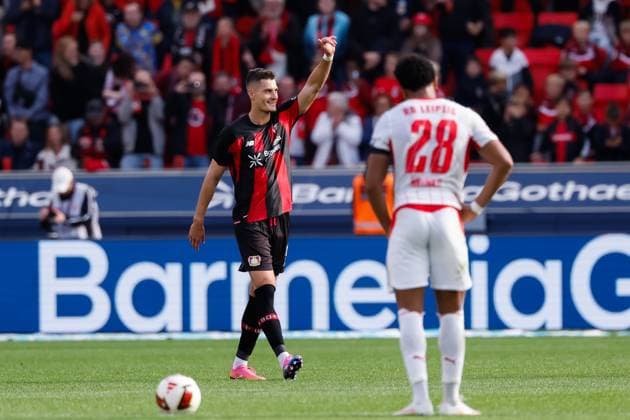 LEVERKUSEN - Patrik Schick of Bayer Leverkusen celebrates his team s first goal during the Bundesliga match between Bayer 04 Leverkusen and RB Leipzig at the BayArena on September 20, 2026, in Leverkusen, Germany. MARCEL TER BALS ANP Bundesliga 2026 27 xVIxANPxSportx xMarcelxterxBalsxIVx 569402110 originalFilename: 569402110.jpg