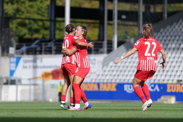 Ilayda Acikgöz Ilayda Acikgoez SC Freiburg, 30, Selina Vobian SC Freiburg, 10, Lisa Kolb SC Freiburg, 22 Goal celebration, Emotions, Cheering, Goal scored, Shot on goal, Goal, Germany, Soccer, Google Pixel Women s Bundesliga, Matchday 5, 2026–2027, SC Freiburg vs. Bayer 04 Leverkusen, September 20, 2026, Dreisamstadion, Freiburg, Dreisamstadion, Baden-Württemberg, Germany Copyright: xArnexAmbergx