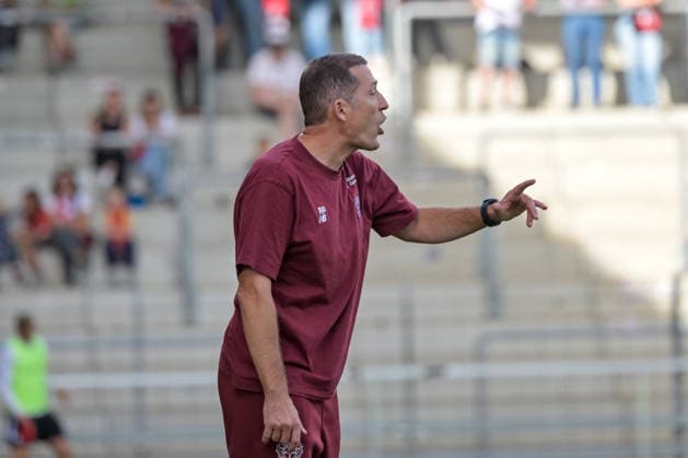 Roberto Paetzold, Bayer 04 Leverkusen Women, Coach gesturing (GER), SC Freiburg vs. Bayer 04 Leverkusen, Women s Soccer, Bundesliga, Matchday 5, 2026–2027 Season, September 20, 2026 DFB regulations prohibit any use of photographs as image sequences and or quasi-video (GER), SC Freiburg vs. Bayer 04 Leverkusen, Women’s Soccer, Bundesliga, Matchday 5, 2026–2027 Season, September 20, 2026, Freiburg Copyright: xEibner-Pressefotox EP_THS