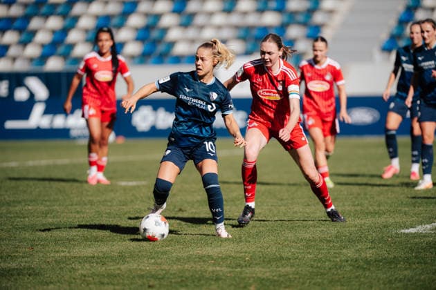 20.09.26, Women, Football, 2.Bundesliga, Season 2026 2027, VFL Bochum 1848 - 1.FC Köln II, Matchday 7 Anna Moczarski ( 10 - VfL Bochum 1848) in a duel BOCHUM Lohrheidestadion, Bochum-Wattenscheid NRW Deutschland