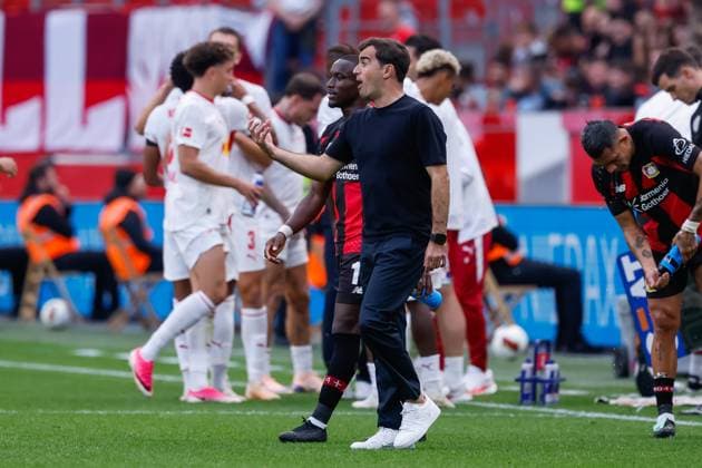 LEVERKUSEN - Head coach Carles Martinez of Bayer Leverkusen during the Bundesliga match between Bayer 04 Leverkusen and RB Leipzig at the BayArena on September 20, 2026 in Leverkusen, Germany. MARCEL TER BALS ANP Bundesliga 2026 27 xVIxANPxSportx xMarcelxterxBalsxIVx 569402847 originalFilename: 569402847.jpg