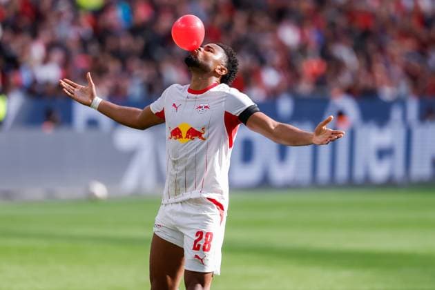 LEVERKUSEN - Christopher Nkunku of RB Leipzig with a balloon during the Bundesliga match between Bayer 04 Leverkusen and RB Leipzig at the BayArena on September 20, 2026 in Leverkusen, Germany. MARCEL TER BALS ANP Bundesliga 2026 27 xVIxANPxSportx xMarcelxterxBalsxIVx 569402875 originalFilename: 569402875.jpg