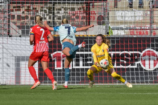 Cornelia Kramer of Bayer 04 Leverkusen Women, 07, scored with a header past Anna Reimann of SC Freiburg Women, 38, Lisa Karl (SC Freiburg Women), 02, cannot stop her GER, SC Freiburg vs. Bayer 04 Leverkusen, Women’s Soccer, Bundesliga, Matchday 5, 2026–2027 season, September 20, 2026 DFB regulations prohibit any use of photographs as image sequences and or quasi-video GER, SC Freiburg vs. Bayer 04 Leverkusen, Women’s Soccer, Bundesliga, Matchday 5, 2026–2027 Season, September 20, 2026, Freiburg Copyright: xEibner-Pressefotox EP_THS