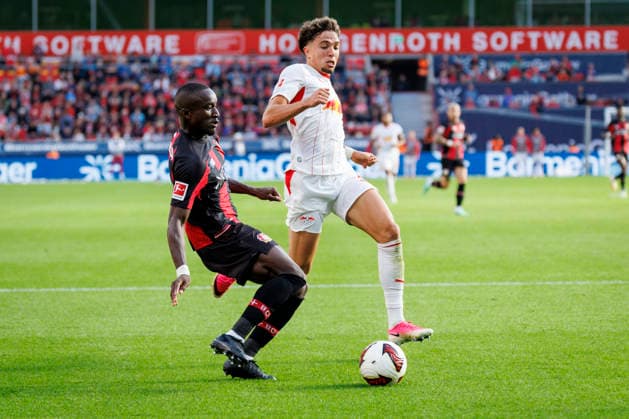 LEVERKUSEN, GERMANY - SEPTEMBER 20, 2026: Moussa Diaby (Bayer 04 Leverkusen, 19), Neil El Aynaoui (RB Leipzig, 21) during the German Bundesliga match on gameday 4 between Bayer 04 Leverkusen vs. RB Leipzig at BayArena on September 20, 2026 in Leverkusen, Germany. DFL REGULATIONS PROHIBIT ANY USE OF PHOTOGRAPHS AS IMAGE SEQUENCES AND OR QUASI-VIDEO. Northrhine-Westphalia Germany Copyright: xAxelxKohringx