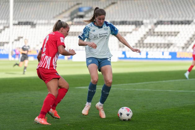 Google Pixel Women s Bundesliga: SC Freiburg vs. Bayer 04 Leverkusen, September 20, 2026. A tackle between Lisa Karl (SC Freiburg, No. 2) and Lilla Turanyi (Bayer 04 Leverkusen, No. 24). Google Pixel Women s Bundesliga: SC Freiburg vs. Bayer 04 Leverkusen, Dreisamstadion, September 20, 2026 DFB and DFL regulations prohibit any use of photographs as image sequences and or quasi-video. Copyright: xBEAUTIFULxSPORTS Boscox
