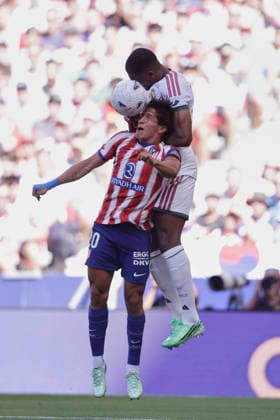 Denzel Dumfries of Real Madrid CF and Giuliano Simeone of Atlético de Madrid battle for the ball during the LaLiga EA Sports match between Club Atlético de Madrid and Real Madrid CF at Riyadh Air Metropolitano on September 20, 2026, in Madrid, Spain. Photo by Manu Reino, DeFodi Images
