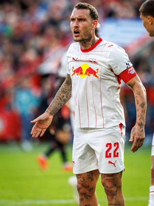 LEVERKUSEN, GERMANY - SEPTEMBER 20, 2026: David Raum (RB Leipzig, 22) gestures during the German Bundesliga match on gameday 4 between Bayer 04 Leverkusen vs. RB Leipzig at BayArena on September 20, 2026 in Leverkusen, Germany. DFL REGULATIONS PROHIBIT ANY USE OF PHOTOGRAPHS AS IMAGE SEQUENCES AND OR QUASI-VIDEO. Northrhine-Westphalia Germany Copyright: xAxelxKohringx