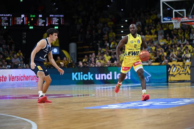 September 20, 2026, Germany, Basketball, Bundesliga 1 Matchday, 2026–2027 Season, Oldenburg, EWE Arena, EWE Baskets Oldenburg vs. Syntainics MBC Ja Qualyn GILBREATH EWE Baskets Oldenburg 13 Vuk RADOJICIC Syntainics MBC 4 Oldenburg EWE Arena Lower Saxony Germany Copyright: xnordphotoxGmbHx xRojahnx