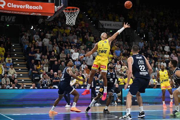 September 20, 2026, GER, Basketball, Bundesliga 1 Matchday, 2026–2027 Season, Oldenburg, EWE Arena, EWE Baskets Oldenburg vs. Syntainics MBC Nicholas TISCHLER EWE Baskets Oldenburg 11 reaches for the ball Oldenburg EWE Arena Lower Saxony Germany Copyright: xnordphotoxGmbHx xRojahnx