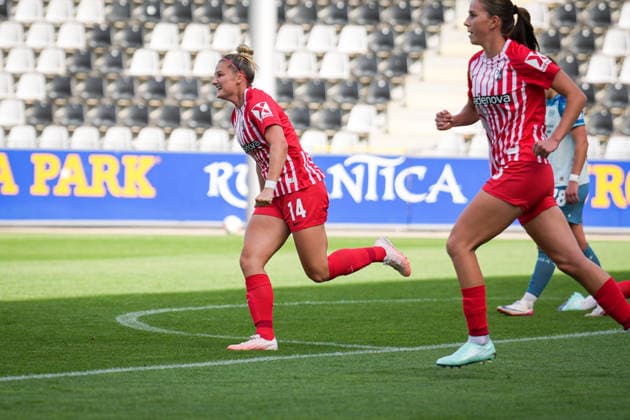 Soccer, Google Pixel Women s Bundesliga, Matchday 5, 2026–2027, SC Freiburg vs. Bayer 04 Leverkusen, September 20, 2026, Dreisamstadion, Freiburg, Carina Brunold (SC Freiburg), Maj Schneider (SC Freiburg), 15 (own goal), celebration, Freiburg, Dreisamstadion, Baden-Württemberg, Germany Copyright: xFINLEYxMÖRCHx