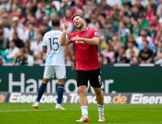 Benjamin Kaellman of Hannover 96, No. 9, reacts after missing a chance. GER, Hannover 96 vs. VfL Bochum 1848, 2. Bundesliga, Matchday 6, 2026–27 season, Heinz von Heiden Arena, Hannover, September 20, 2026 DFL REGULATIONS PROHIBIT ANY USE OF PHOTOGRAPHS AS IMAGE SEQUENCES AND OR QUASI-VIDEO Hannover 96 vs. VfL Bochum 1848, 2. Bundesliga, Matchday 6, 2026–27 Season, September 20, 2026, Hannover Copyright: xEibner-Pressefoto ScottxColemanx EP_SCN